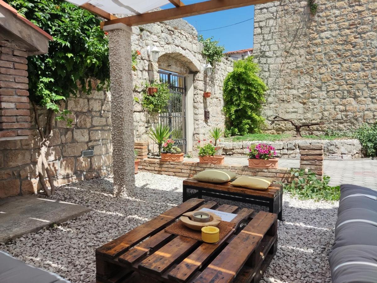 Guest House Klaudija Trogir Exterior foto