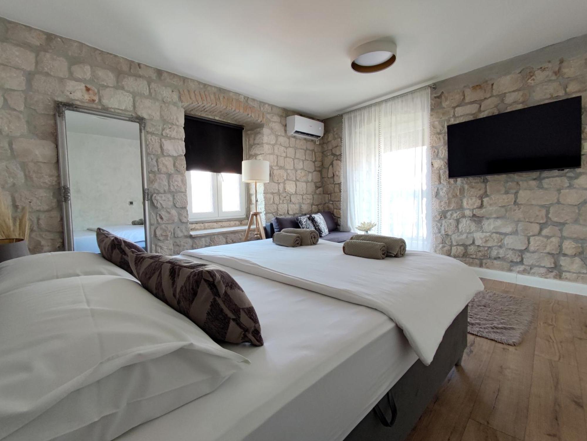 Guest House Klaudija Trogir Exterior foto