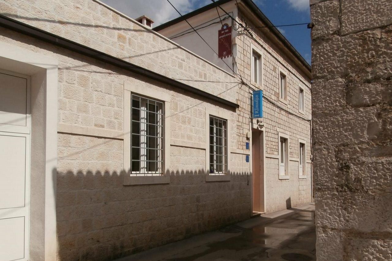Guest House Klaudija Trogir Exterior foto